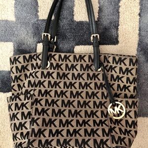 Like New Michael Kors Tote